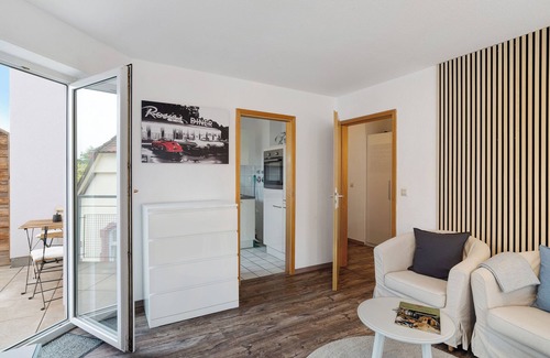 Pforzheim Apartment | Holiday Apartment 'Hübsche Wohnung" with Balcony & Wi-Fi