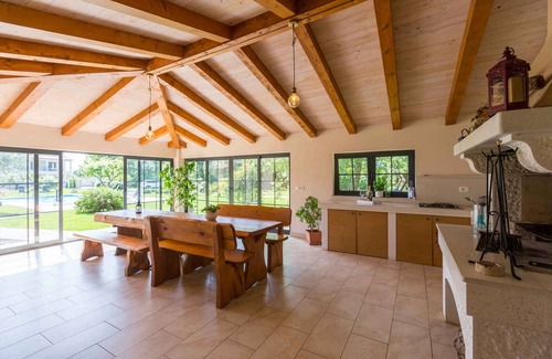 Susnjici Apartment | Holiday apartment with pool and air conditioning