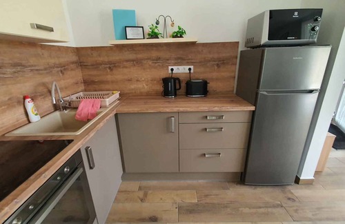 Balatonlelle Apartment | Holiday apartment Stylishly furnished with air conditioning