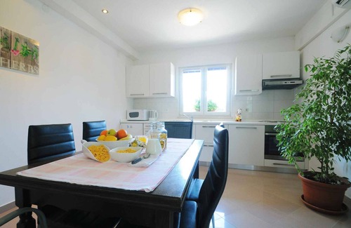Presika Apartment | Holiday apartment in a quiet location with internet access