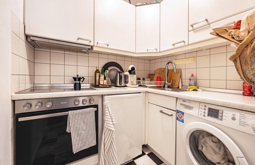 Rotherbaum Apartment | Holiday Apartment "In Pöseldorf" with Balcony & Wi-Fi
