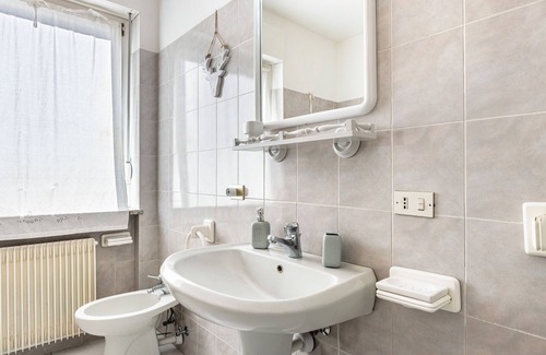 Male Apartment | Holiday Apartment Le Mongolfiere 2 with Mountain View, Terrace & Wi-Fi