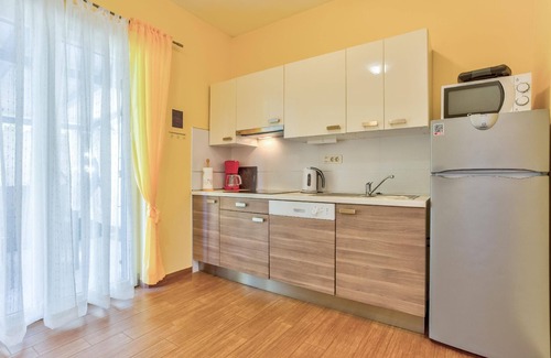 Lovrecica Apartment | Holiday apartment Lovrecica for 1 - 4 persons with 1 bedroom - Row house