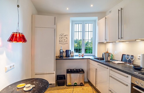 Baden-Baden Apartment | Holiday Apartment "Merkurblick" with Mountain View & Private Terrace, WLAN