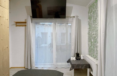 Schwanebeck Apartment | Holiday apartment Panketal for 1 person - Holiday apartment in one or multi-family house