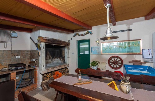 Kukci Apartment | Holiday apartment with pool and air conditioning