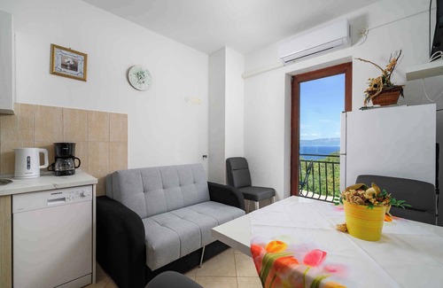 Drenje Apartment | Holiday apartment with sea view and pool
