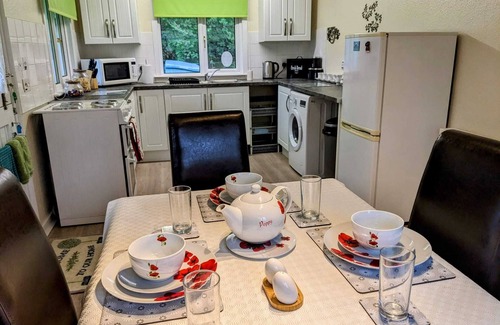 Tummel Bridge Cottage | Holiday cottage tummel valley beautiful views. Own garden dog friendly