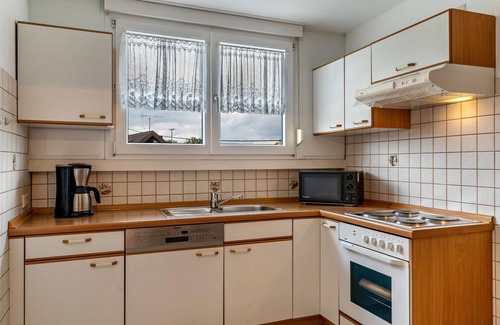 Leiselheim Apartment | Holiday Apartment "Schneider" with Mountain View, Shared Garden and Wi-Fi