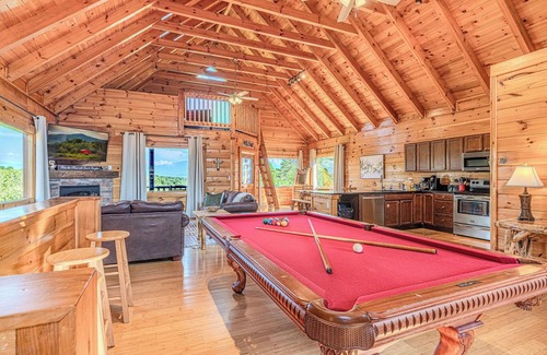 Sevierville Cabin | Holiday Escape-Views-Hottub-Arcade-50%Off Zipline