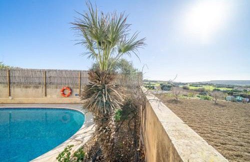 Xewkija House | Holiday Farmhouse with Private Pool