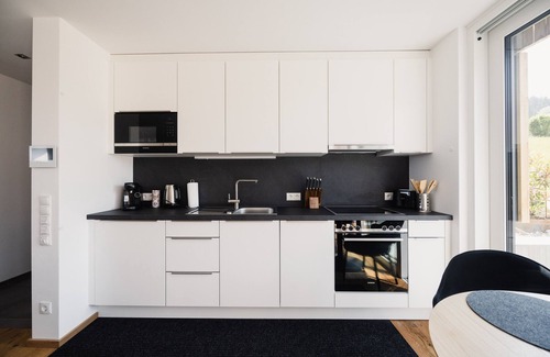 Hoerbranz Apartment | Holiday flat ‘1 room with terrace’, private terrace and Wi-Fi