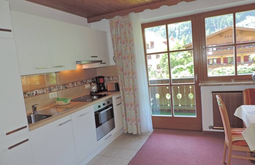 Dorfgastein Apartment | holiday flat in the wintersport & hiking paradise Gastein, with WLAN