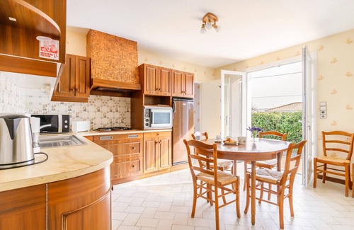 Saint-Hilaire-de-Riez Ski Chalet | Holiday home for 6 in Saint Hilaire de Riez