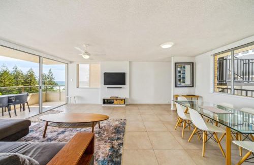 Burleigh Heads Apartment | Holiday Haven on Burleigh Beach