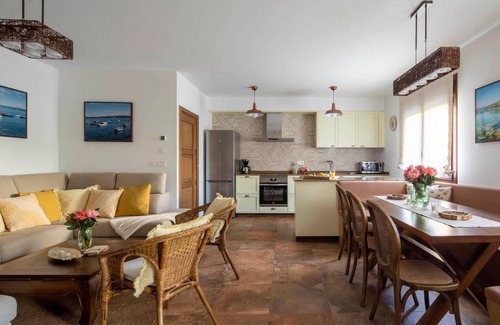 Carril House | Holiday Home 'Fogar Da Roda' with Private Terrace, Balcony and Wi-Fi
