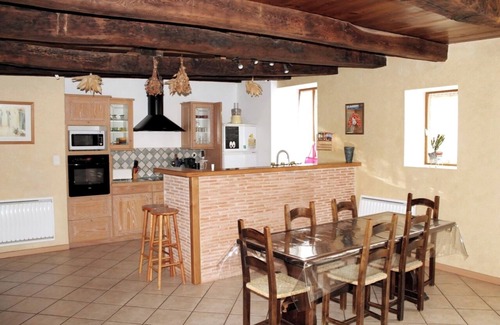 La Chapelle-Gonaguet House | Holiday Home 'In Perigord' with Private Pool, Shared Terrace and Wi-Fi