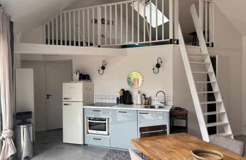 Le Minihic-sur-Rance House | Holiday Home 'La P'tite Maison' with Private Terrace, Private Garden and Wi-Fi