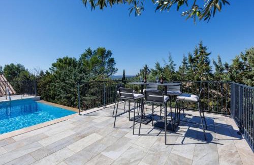 Saint-Hilaire-d'Ozilhan House | Holiday Home Les Garrigues d'Ozilhan by Interhome