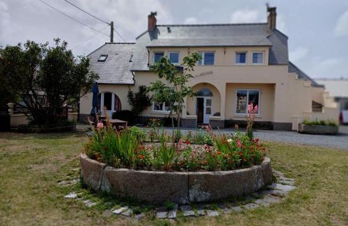 Saint-Martin de Brehal House | Holiday Home in Bréhal near Sandy Beach, cleaning included