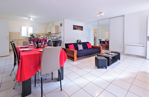 Savignac-les-Eglises House | Holiday Home 'Duo De Maisons Avec Piscine Et Clim' with Shared Pool, Wi-Fi and Air Conditioning