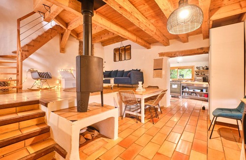 Quaix-en-Chartreuse House | Holiday Home 'L'atelier M' with Mountain View, Private Terrace and Private Garden