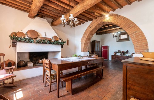 Laterina House | Holiday Home "Altrove" with Private Pool, Private Terrace & Wi-Fi