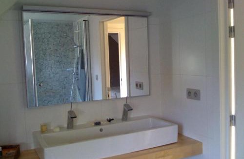 Wachtebeke House | Holiday Home and Office Domisi'l