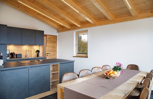 Rohrberg House | Holiday Home 'Apart Mountainview' with Mountain View, Private Terrace and Wi-Fi