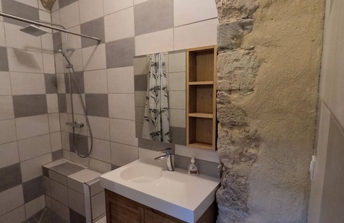 Rieussec House | Holiday Home 'Ardennais, Gîtes Du Pont De Calmel' with Mountain View and Shared Pool