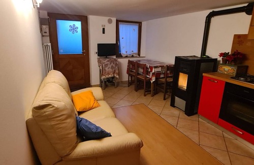 Santa Giustina House | Holiday Home 'Arual ' with Mountain View and Wi-Fi