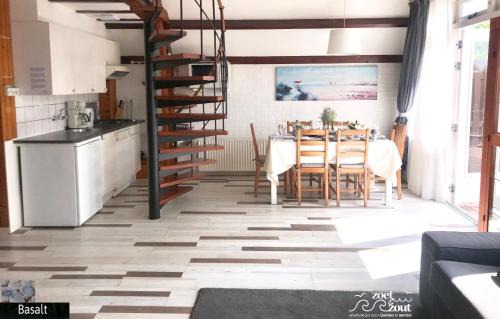 Municipality of Opmeer House | Holiday Home BASALT 6 p Amsterdam and the beach