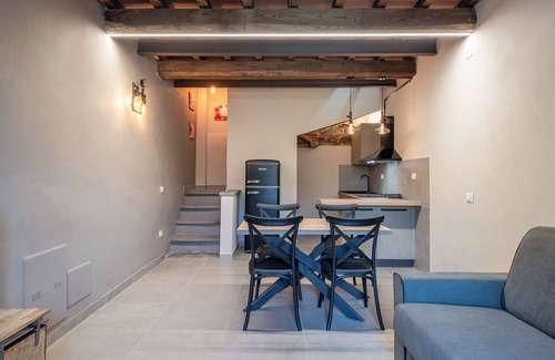 Ponte Buggianese House | Holiday Home 'Casa Giovanna' with Private Garden and Wi-Fi