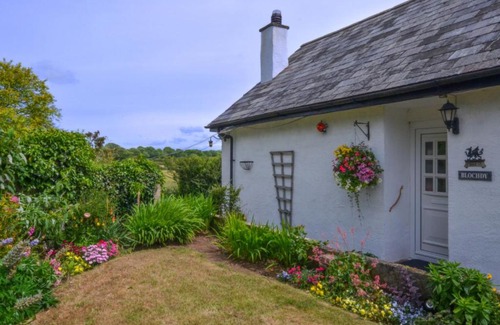 Brynsiencyn House | Holiday Home Caernarfon View Cottage by Interhome