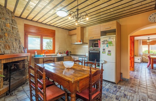 Campins House | Holiday Home 'Can Giró' with Mountain View, Wi-Fi and Air Conditioning