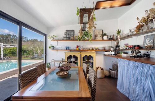 Gondomar House | Holiday Home 'Casa Chocolate' with Mountain Views, Private Pool and Wi-Fi