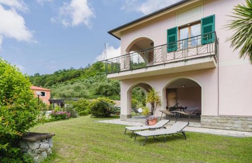 Sestri Levante House | Holiday Home Casa Melograno by Interhome