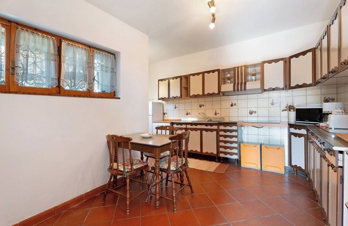 Verbania House | Holiday Home 'Casa Vacanza Anna' with Lake View, Terrace and Private Garden