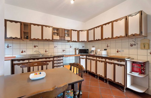 Verbania House | Holiday Home 'Casa Vacanza Anna' with Lake View, Terrace and Private Garden