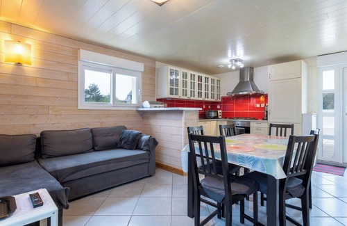 Camaret-sur-Mer House | Holiday Home 'Chez Fanch' with Private Terrace, Private Garden and Wi-Fi