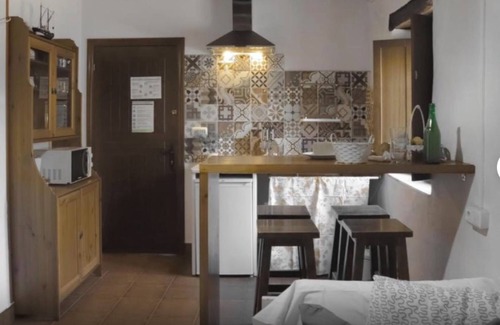 Deba House | Holiday Home 'Completa' with Mountain View, Private Garden and Wi-Fi