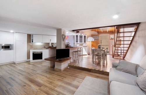 Vassena House | Holiday Home 'Cottage' with Wi-Fi