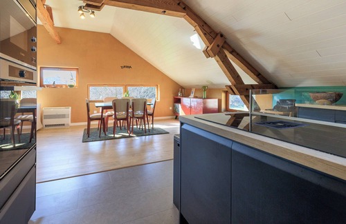 Lesperon House | Holiday Home 'Cuicui Les P'tits Oiseaux' with Terrace, Garden and Wi-Fi