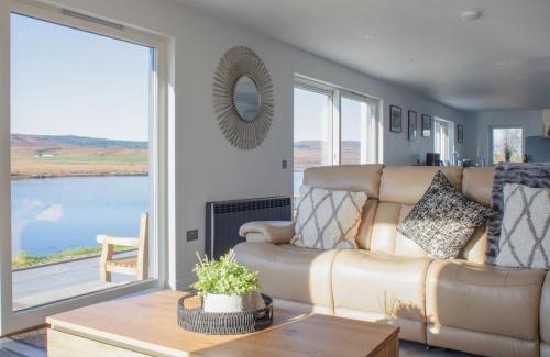 Greshornish House | Holiday Home Daisy Cottage by Interhome