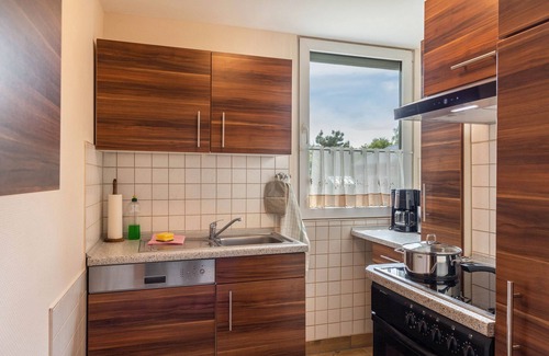 Lochow House | Holiday Home 'Ferienhaus Jupiter' with Private Terrace, Private Garden and Wi-Fi