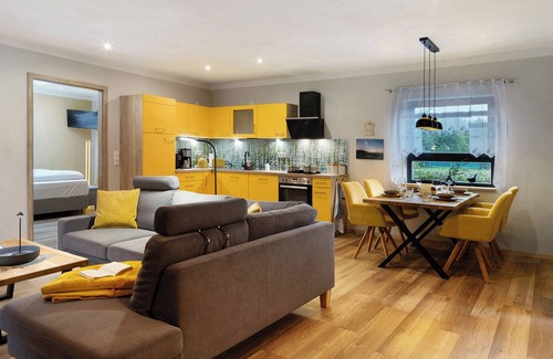Lochow House | Holiday Home 'Milky Way by the Lake' with Lake View, Private Terrace and Wi-Fi