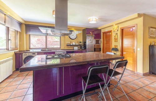 El Berrueco House | Holiday Home 'El Berrueco' with Mountain View, Private Pool and Wi-Fi