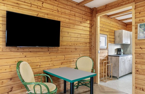 Niederfinow House | Holiday Home 'Erdgeschoss' with private Terrace, Private Garden and Wi-Fi