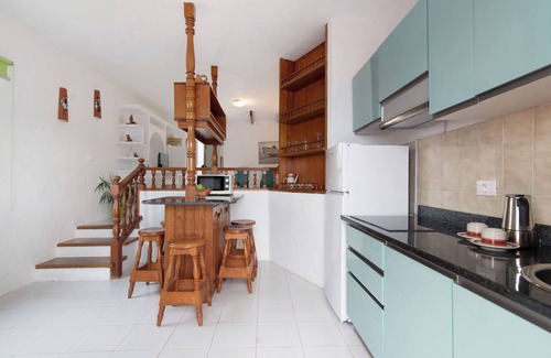 Galdar House | Holiday Home "Faro de Sardina Frente al Mar" with Sea View, Pool & Wi-Fi