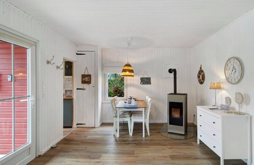 Sudbrookmerland House | Holiday Home 'Ferienhaus Grosses Meer' with Private Terrace, Private Garden and Wi-Fi